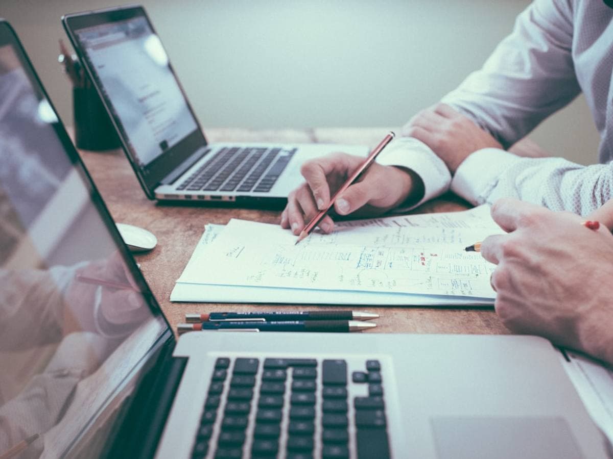 Administra 10 o 10.000 dispositivos con un clic.